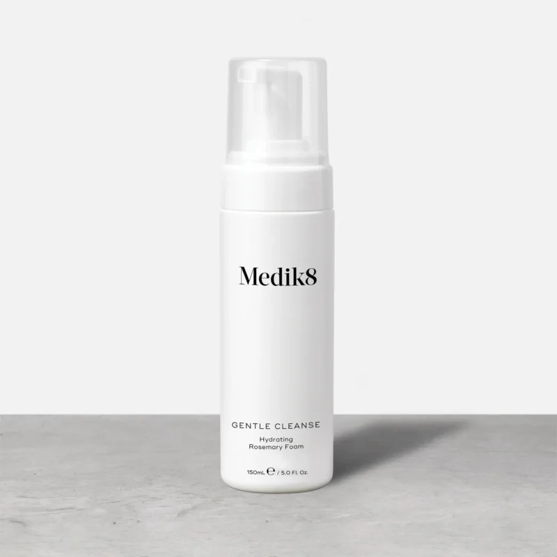 Medik8 Gentle Cleanse Зволожувальна пінка для вмивання з розмарином